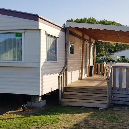 Propriete De 2 Chambres A Avec Piscine Partagee Et Jardin Clos A 5 Km De La Plage Prázdninový dům